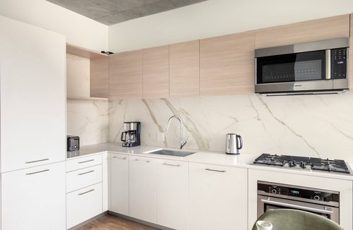 West Loop Gate Apartment | Modern West Loop Studio w/Pool, Gym & Lounge, nr L, by Blueground