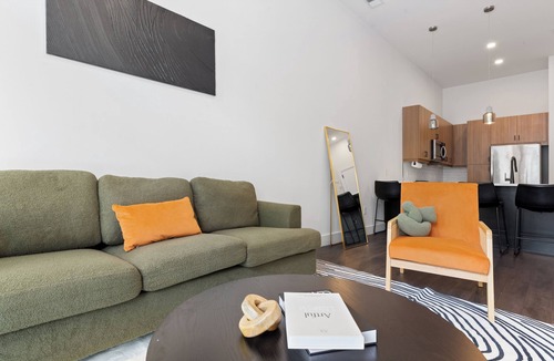 Home Park Apartment | Modern West Midtown Retreat — Luxurious Stay!