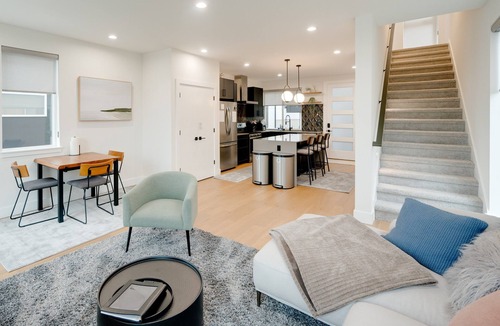 Fairmount Park House | Modern West Seattle Home with View, 3bed, 2.5bath, AC, 2Parking, EV charging