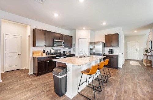 San Antonio House | Modern Western 5BR Retreat! BMT SeaWorld Riverwalk Alamo