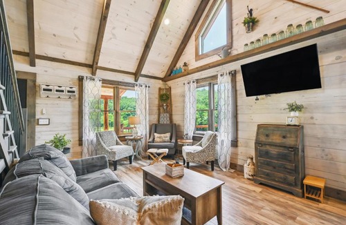 Burks Fork House | Modern Willis Cabin Retreat 24-Acre Working Farm!