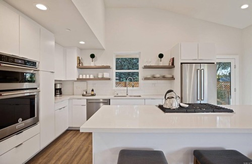 Cloverdale Other | Modern Wine Country WFH Getaway!