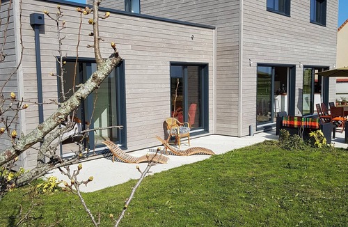 Saint-Regnobert-de-la-Cote-de-Nacre House | Modern wooden house in a seaside village, landing beaches