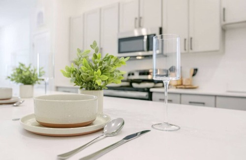 Sherman Apartment | Modern WorkerFriendly Home w/Gym | A+Location
