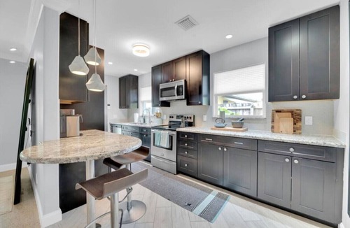 North Andrews Gardens House | Modern Zen Retreat near Fort Lauderdale Beach