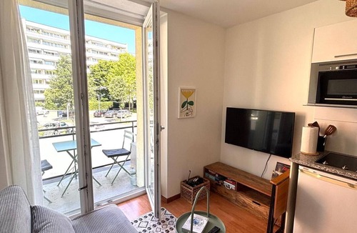 District 4 Apartment | Modern Zurich Apartment Central & Comfortable. 24h Self Check In