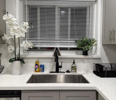Los Angeles House | Modern2BR Home SoFi LAX Parking Fast WiFi