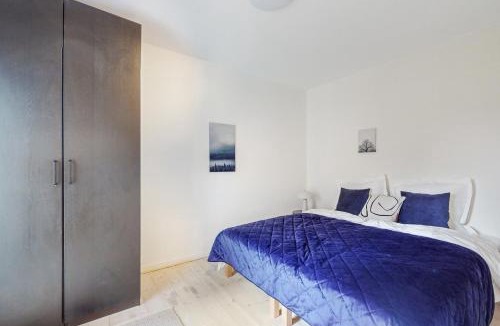 Vanlose Apartment | Moderne 2BR Lejlighed med Gratis Gade Parkering