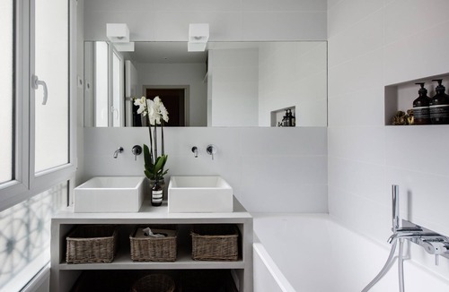 Quartier de l'Ecole-Militaire Apartment | Moderne Flat in Historic Architecture Building