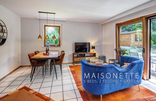 Munchen District Apartment | Moderne Maisonette mit Garten