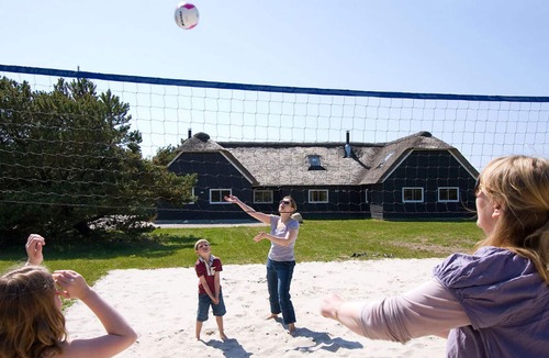 Nørre Fjand House | Modernes Pool- und Aktiviätshaus mit Beachvolleyballplatz und 8 Schlafzimmern