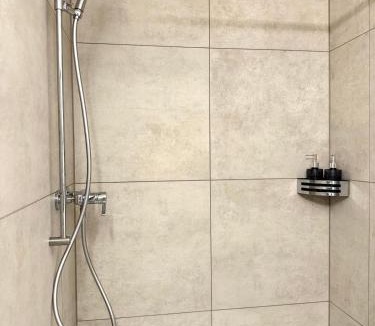 Guettingen Apartment | Modernes Studio am Bodensee mit Parkplatz