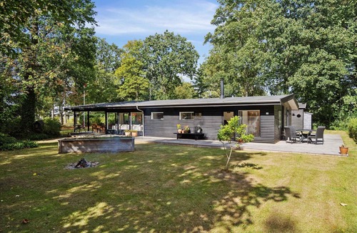 Allingabro House | Modernised cottage near woods and beach