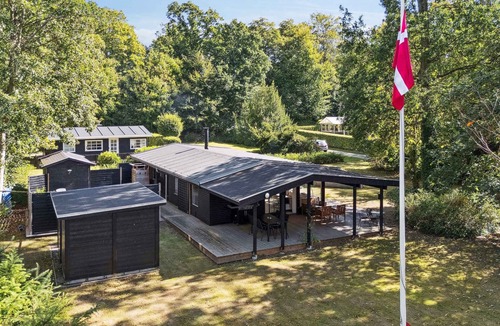 Allingabro House | Modernised cottage near woods and beach