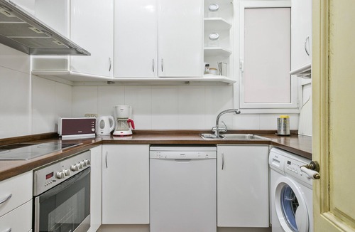 L'Antiga Esquerra de l'Eixample Apartment | Modernist style apartment in central Barcelona