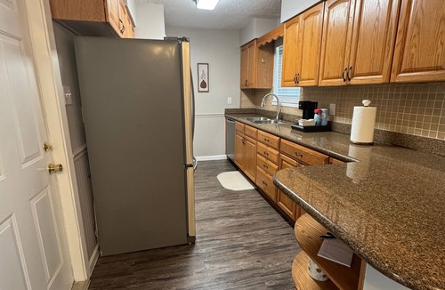 Friendswood House | Modernized 3 Bedroom Getaway close to Houston & Galveston!