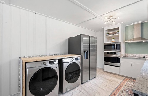 Columbia House | Modernized 3BR home with spacious backyard minutes away from Ft Jackson