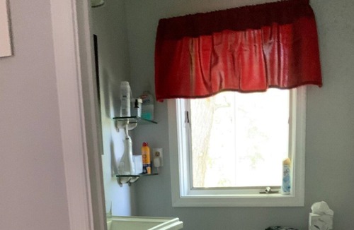 Cambridge House | Modernized classic. Historic district near water.