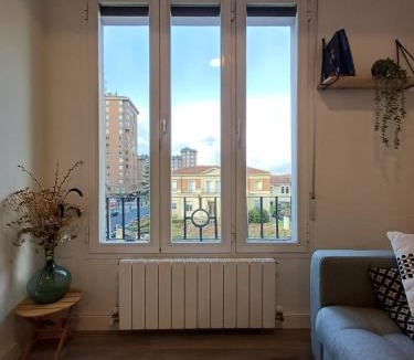 Judimendi Apartment | Moderno, céntrico. Perfecto para familias.