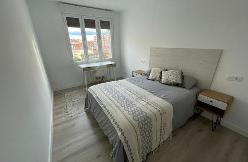 Judimendi Apartment | Moderno, céntrico. Perfecto para familias.