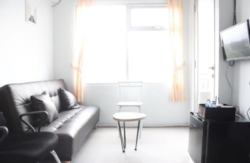 Cipaganti Apartment | Modest 2BR Apartment at The Jarrdin Cihampelas By Travelio