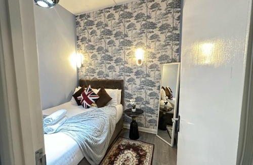 Kennington Apartment | Modest Comfortable Family Apartment