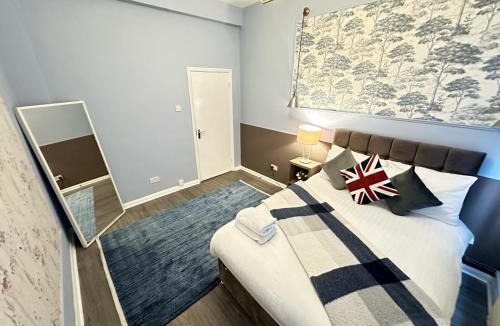 Kennington Apartment | Modest Comfortable Family Apartment