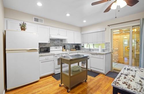 Modesto Condo | Modesto Cozy Hideaway