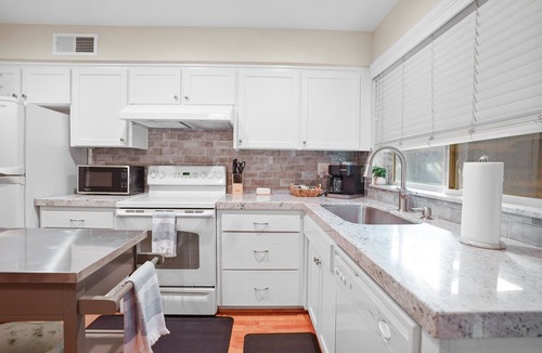 Modesto Condo | Modesto Cozy Hideaway