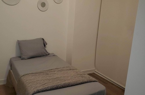 Oakwood Village House | Modren Mid-Town townhouse .