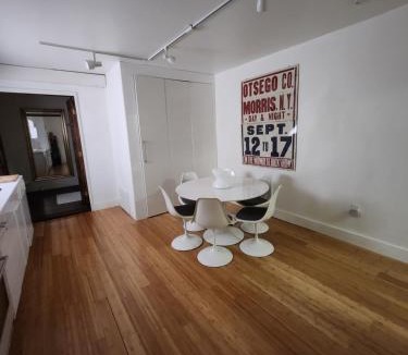 Saugerties Apartment | modsuites