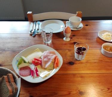 Askeby Bed & Breakfast | Moen Oekologisk Bed & Breakfast