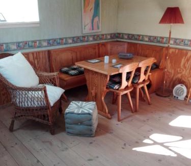 Askeby Bed & Breakfast | Moen Oekologisk Bed & Breakfast