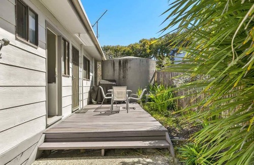 Moggs Creek House | Moggs View I Walk to Beach