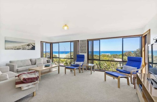 Moggs Creek House | Moggs View I Walk to Beach