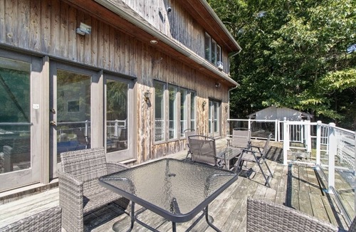 Montville Cabin | Mohegan Cabin Estate