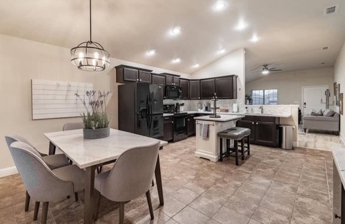 Lubbock House | Mojave Mirage - 3BR 2BA - New in South Lubbock