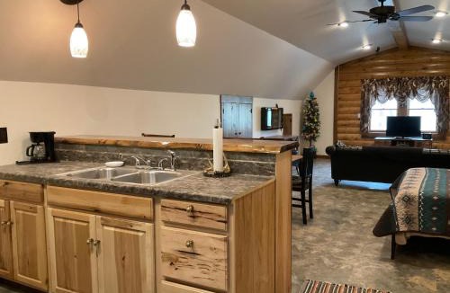 Large Apartment | MOJO'S LOFT