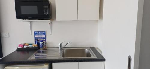 Mokau Hotel | Mokau Motels