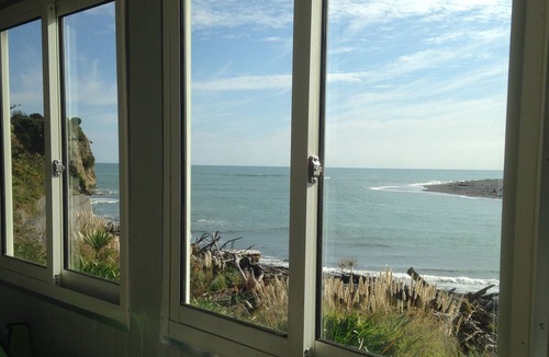 Mokau House | Mokau Tide Times Await