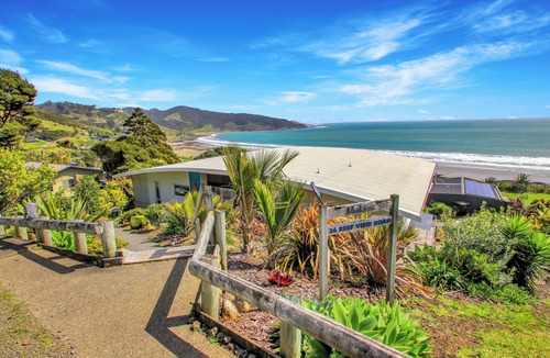 Ahipara Apartment | Mokorau Apartments Apartment 2 Spacious, clean