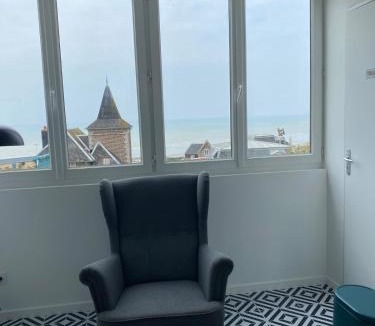 Woignarue Apartment | Molène -Apt 2- Vue mer