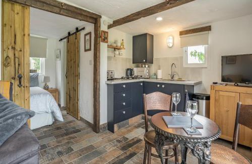 Mawr House | Molehill Lodge