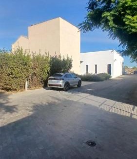 Paterna House | molino rehabilitado con gran terraza y piscina