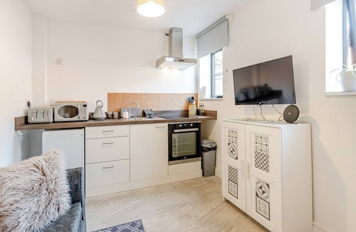 Ellesmere Cottage | Molly Veroni - UK43592