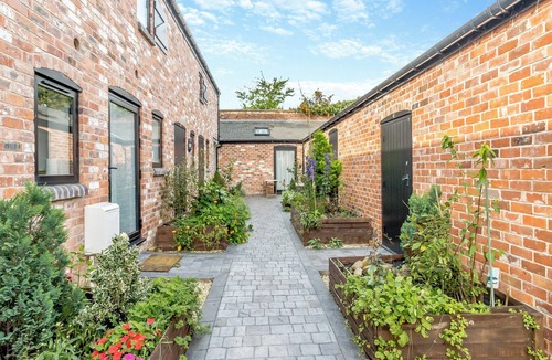 Ellesmere Cottage | Molly Veroni - UK43592