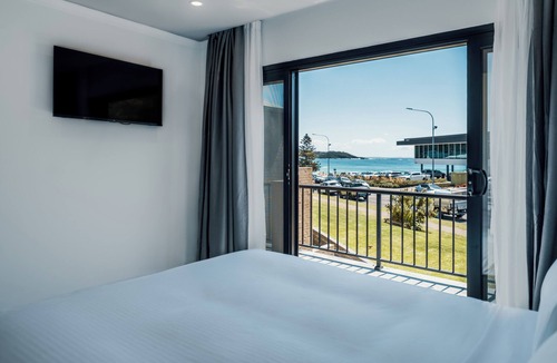 Mollymook Hotel | Mollymook Shored Hotel