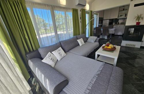 Brzac Resort | Molnar Resort Villa Mimoza & Apartment Nea
