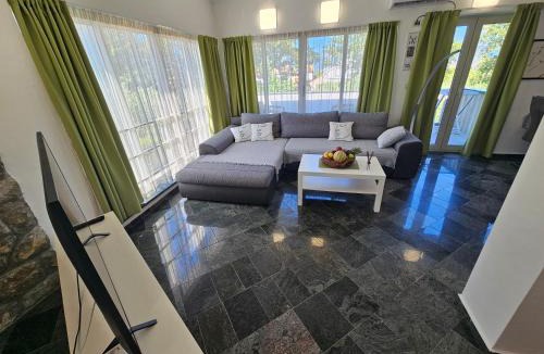 Brzac Resort | Molnar Resort Villa Mimoza & Apartment Nea