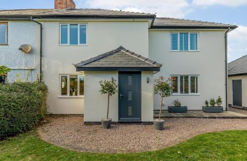 Leigh Sinton House | Molton House